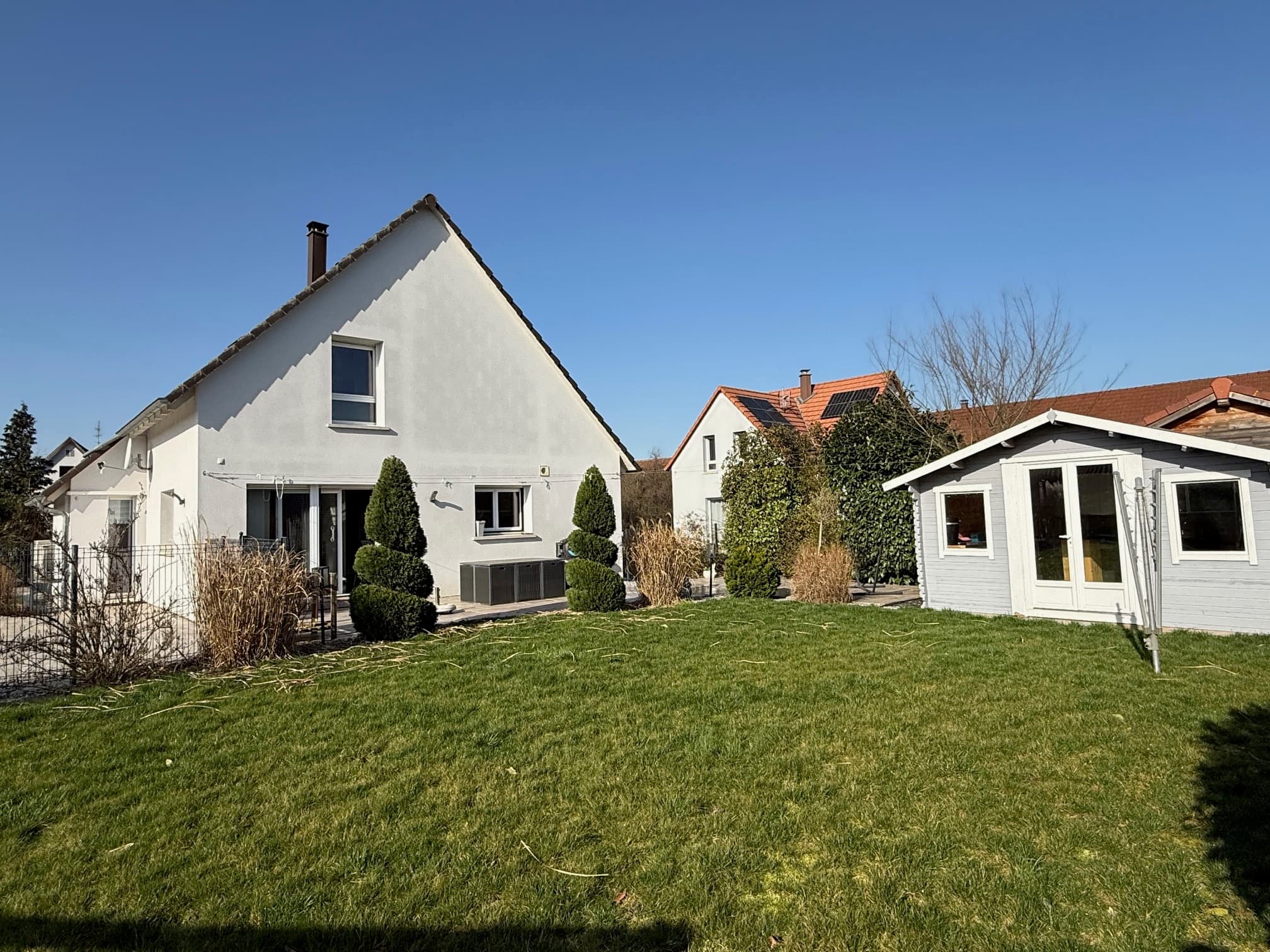 Maison familiale avec piscine 131m2 à Crastatt