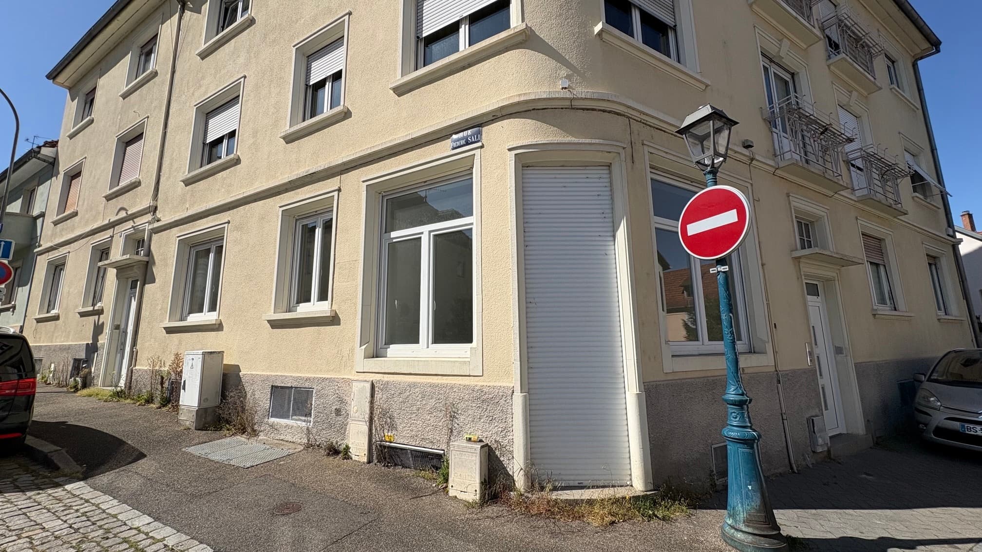 Rare à la location – Appartement rénové avec double destination habitation / activité